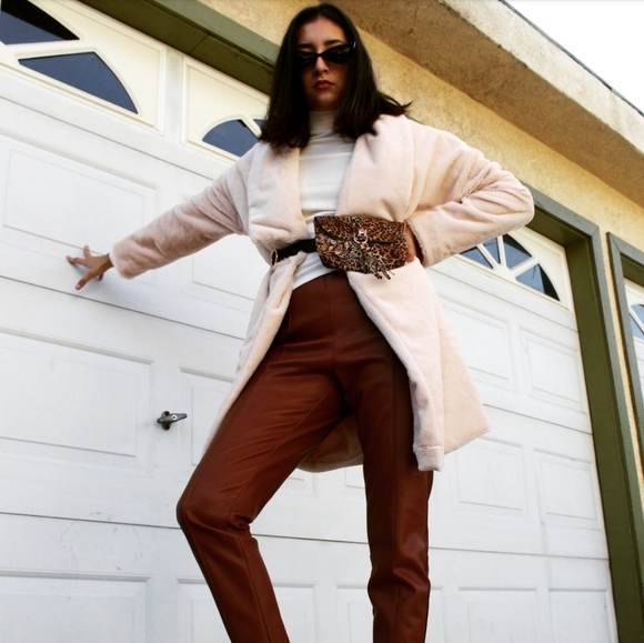 🆕️Winter Essentials //Fluffy blush coat - Picture 4 of 8